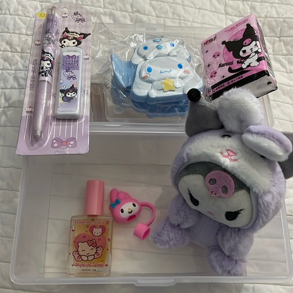Sanrio Kuromi & Friends Plastic Storage Container & Accessories NEW - Picture 1 of 3